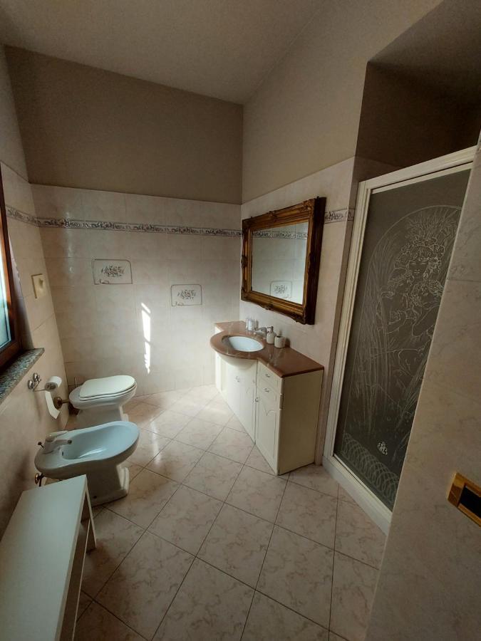 Casa Degli Artisti Apartment เกรโมนา ภายนอก รูปภาพ